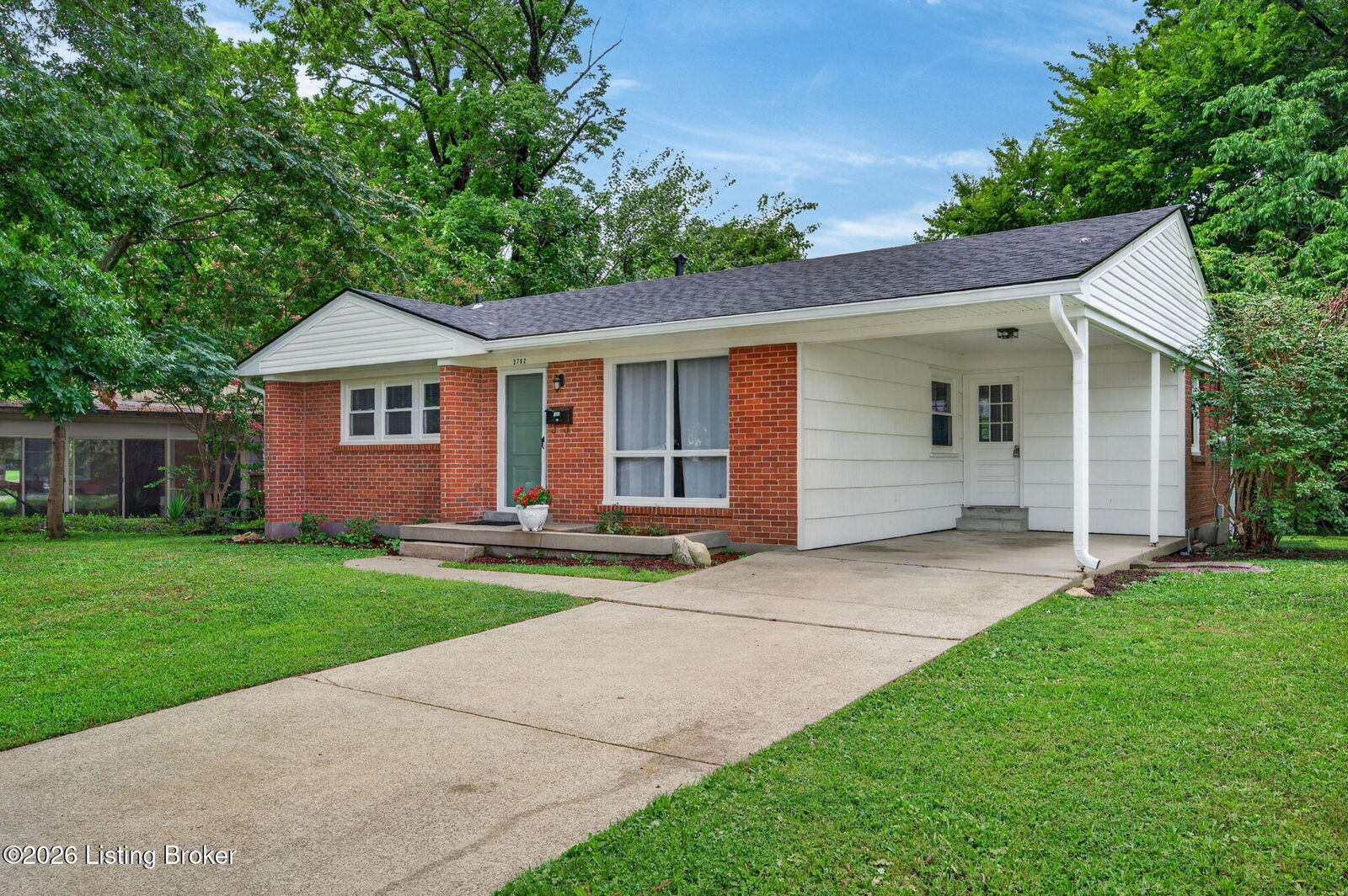 Property Photo:  3762 Glenmeade Rd  KY 40218 
