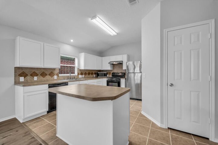 Property Photo: 5734 Baldwin Elm Street TX 77407