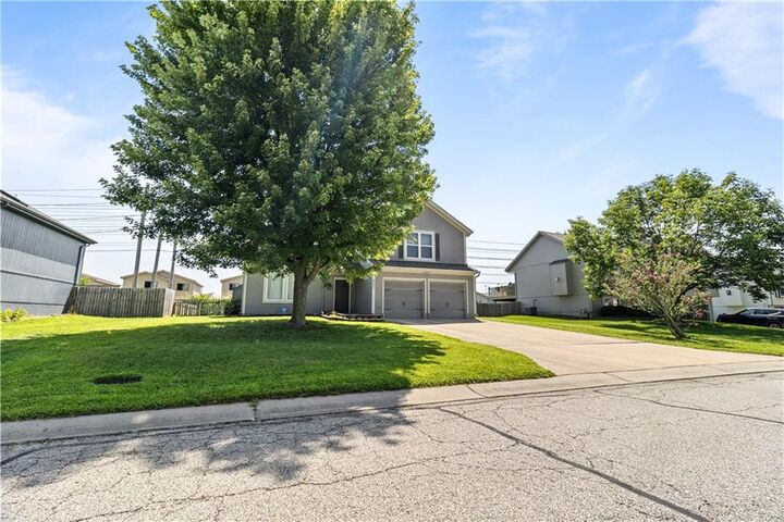 Property Photo:  607 SE Joel Avenue  MO 64063 