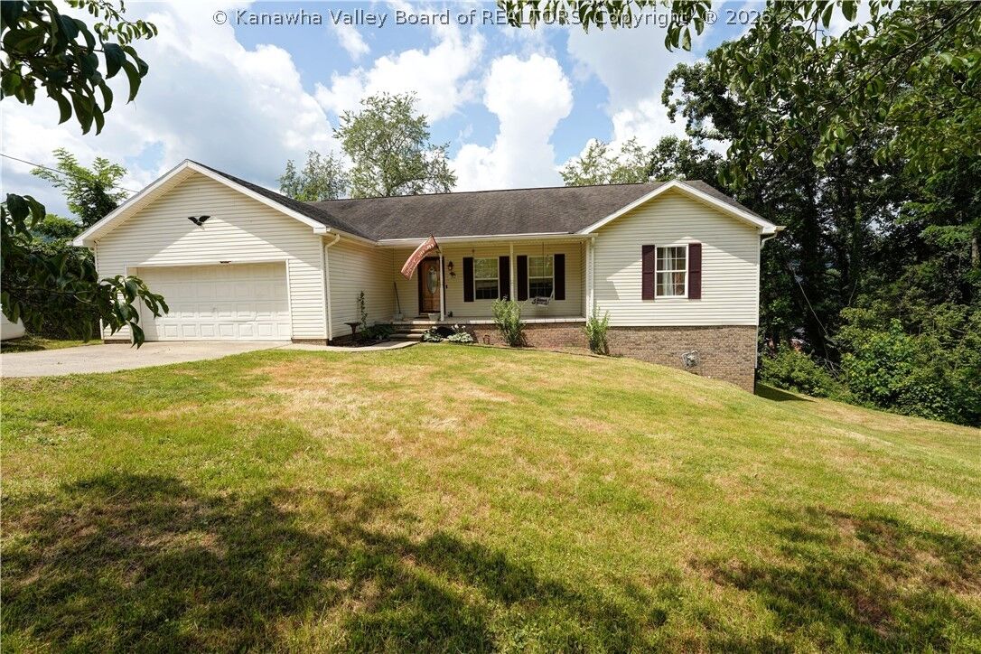 Property Photo:  302 Hickory Road  WV 25086 