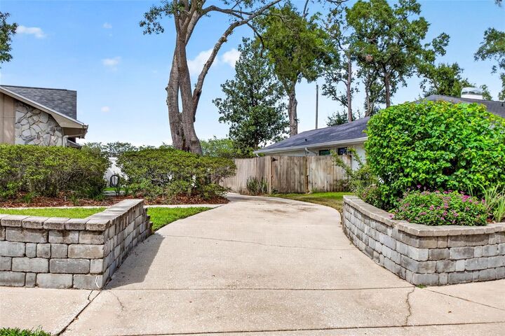 Property Photo: 6328 N Queensway Drive FL 33617