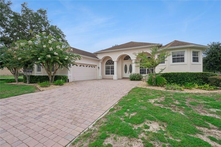Property Photo: 3700 Dunoon Court FL 32712