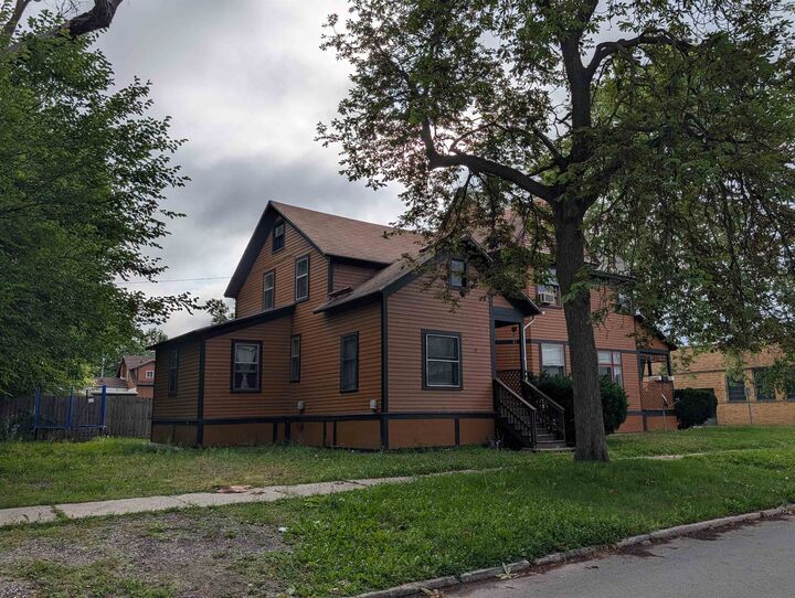 Property Photo:  403 N Fayette Street  MI 48602 