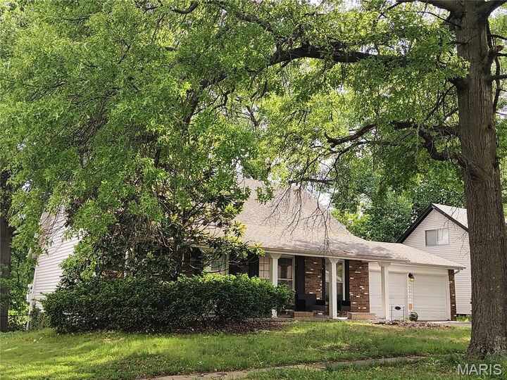 Property Photo: 5412 Priorybrook Road MO 63033