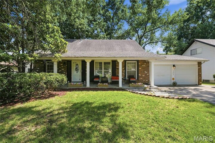 Property Photo:  5412 Priorybrook Road  MO 63033 
