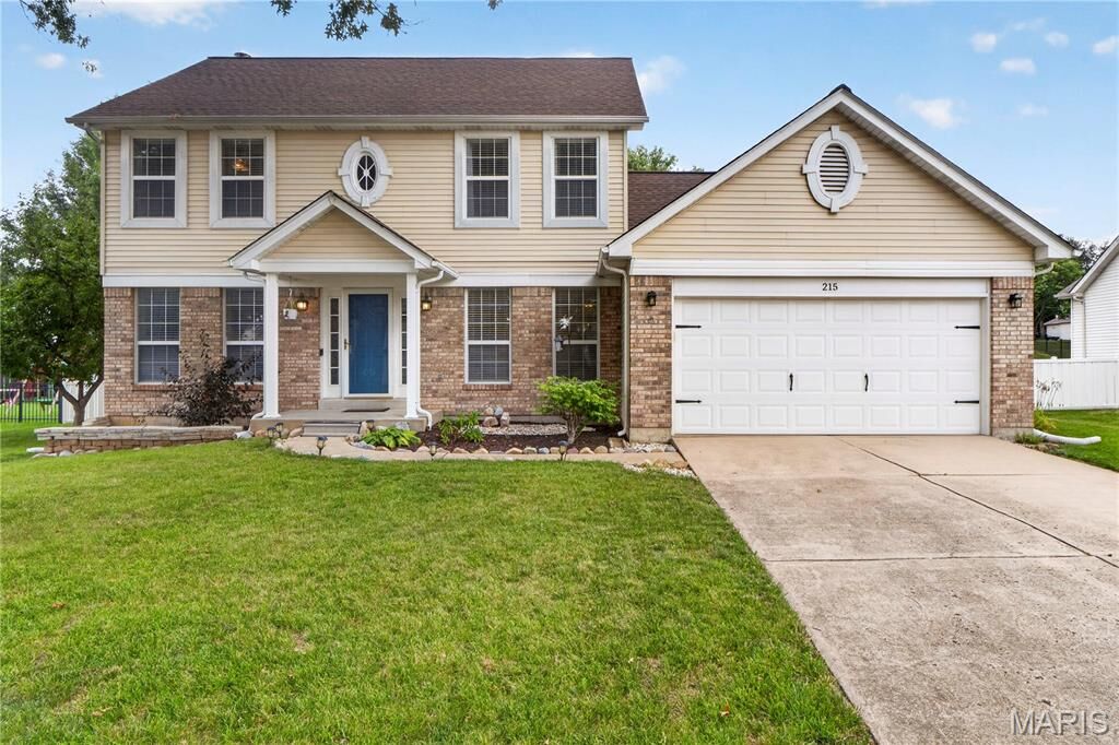 Property Photo:  215 Waterford Crossing Drive  MO 63368 