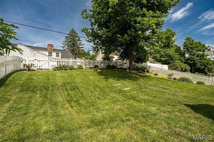 Property Photo: 27 Millbrook Lane MO 63122