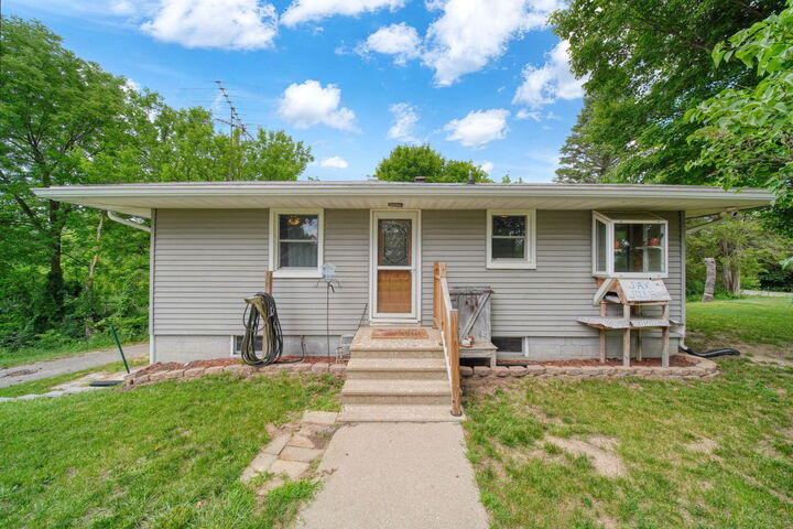 Property Photo:  3930 Hoyer Road  MI 49201 