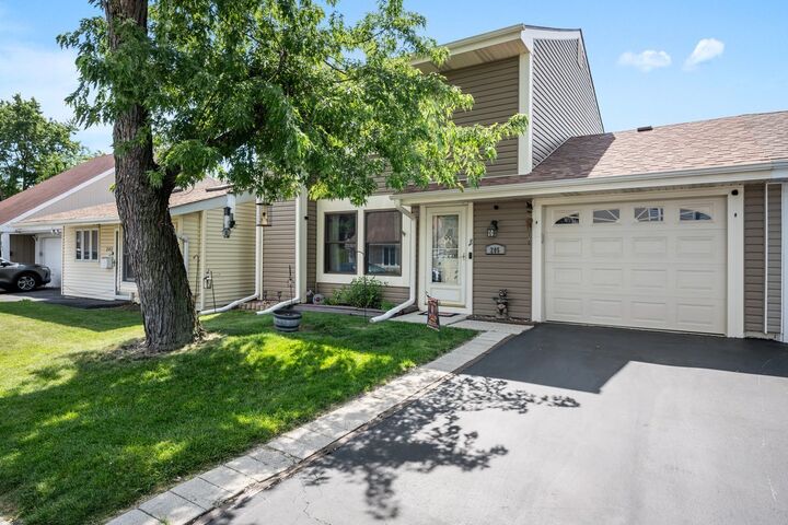 Property Photo:  205 Robbin Drive  IL 60446 