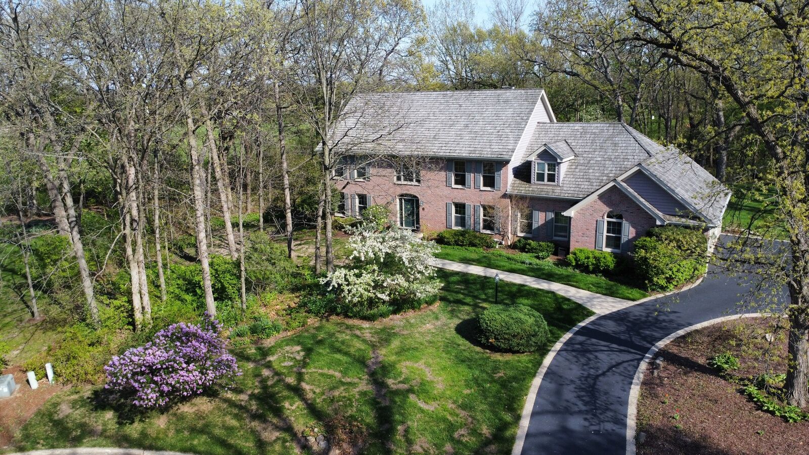 Property Photo: 22801 W Glenhurst Road IL 60010