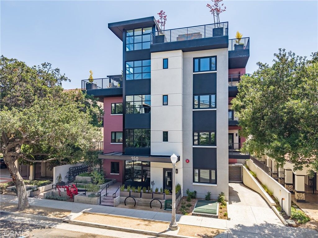 Property Photo:  150 S Oak Knoll Avenue 205  CA 91101 