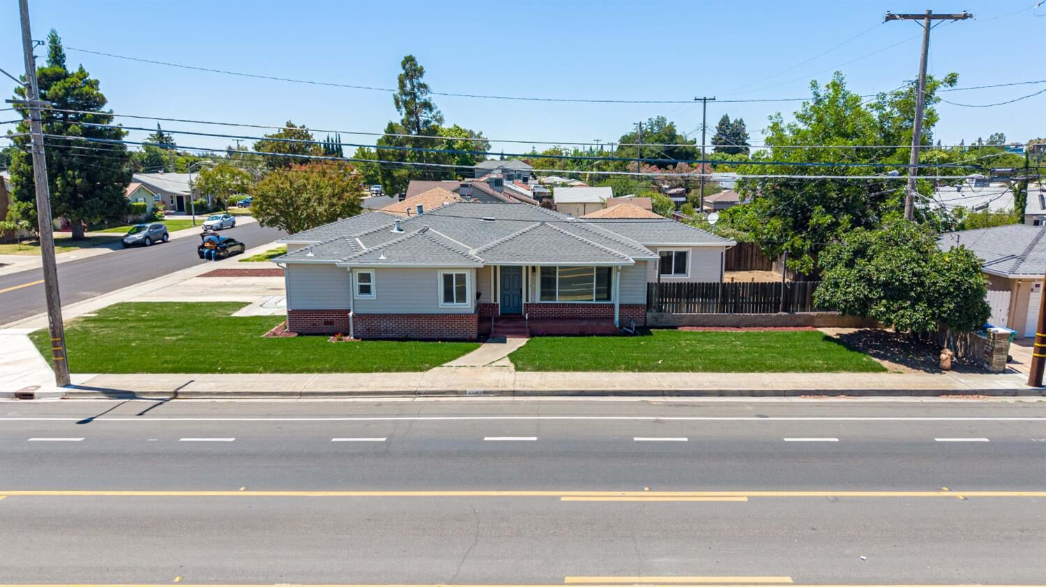 Property Photo:  1241 S Hutchins Street  CA 95240 