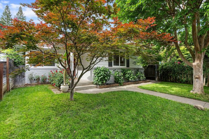 Property Photo: 924 9th Avenue CA 95818