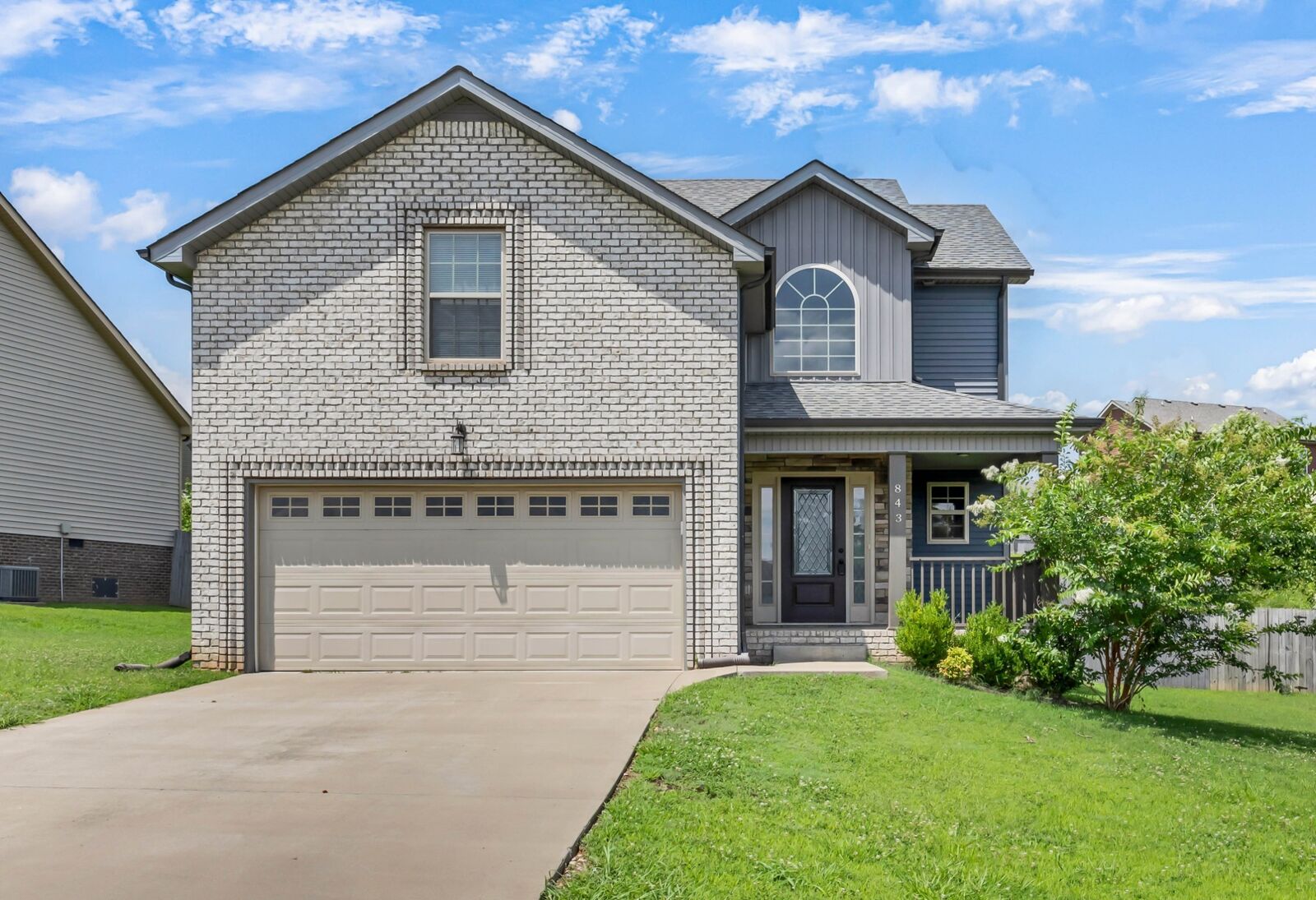 Property Photo:  843 Crestone Ln  TN 37042 
