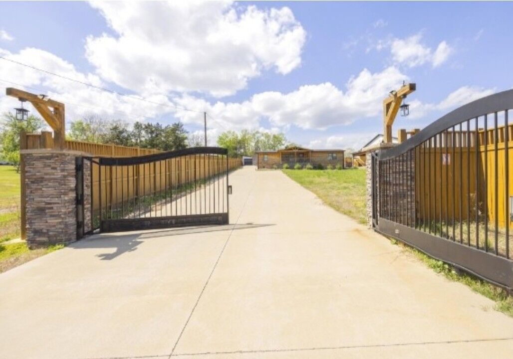 Property Photo: 1729 Chandler Rd TN 37122