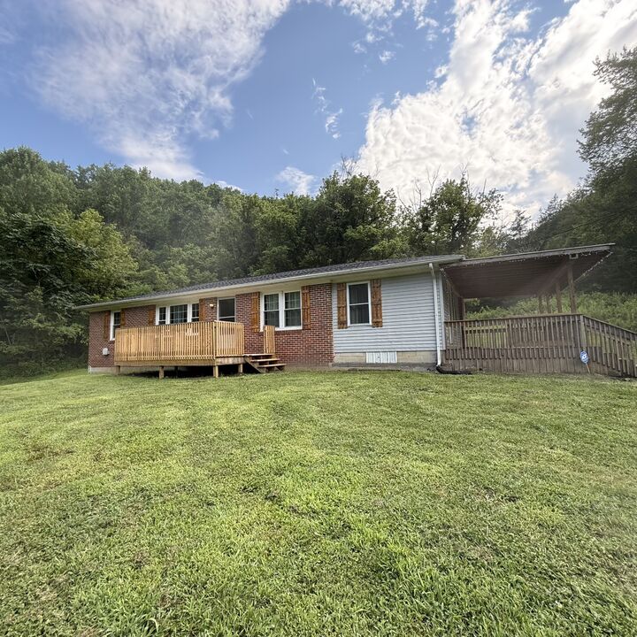 Property Photo: 2625 Wartrace Hwy TN 38588