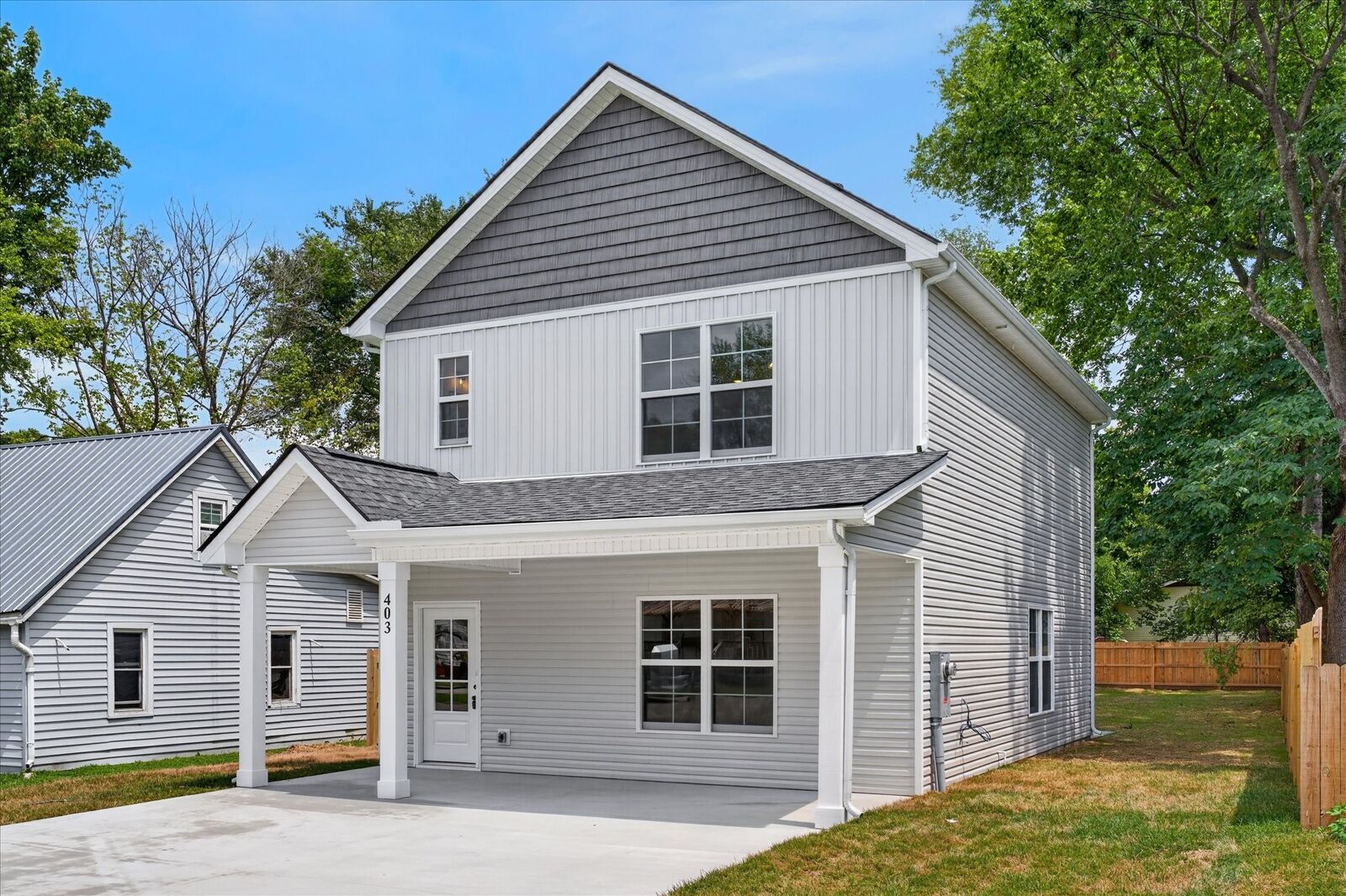 Property Photo:  403 Locust St  TN 37042 