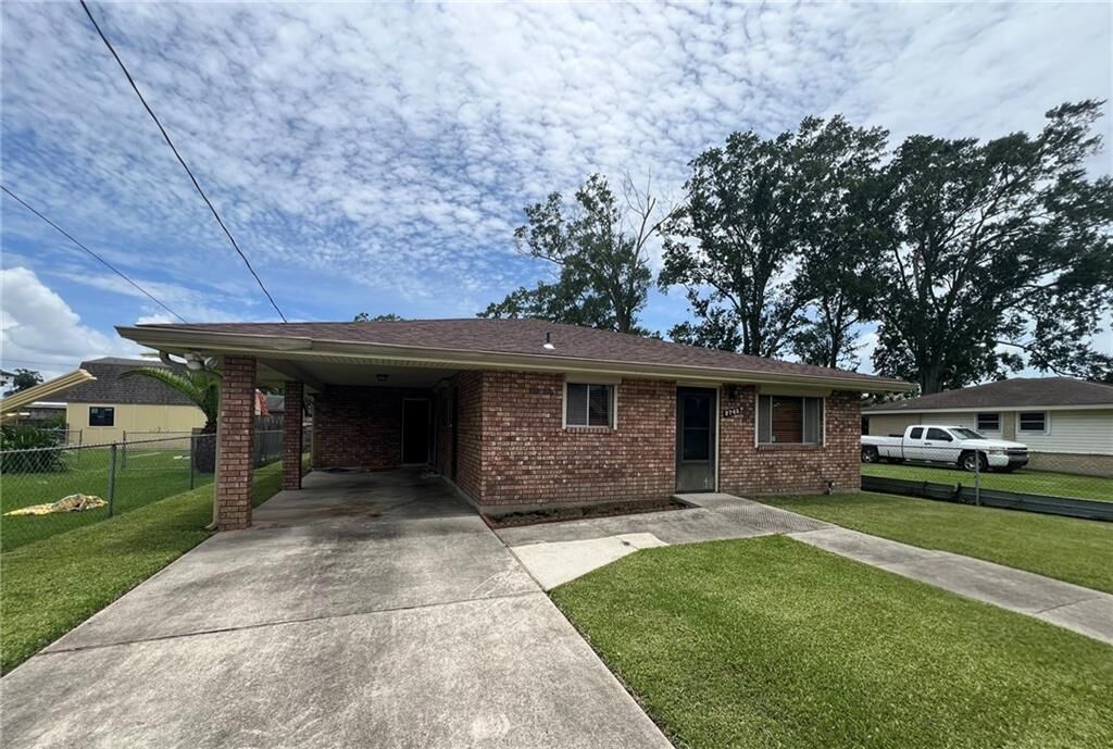 Property Photo: 2745 Annette Drive LA 70072