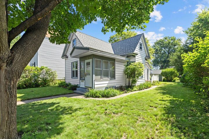 Property Photo: 3321 Longfellow Avenue MN 55407