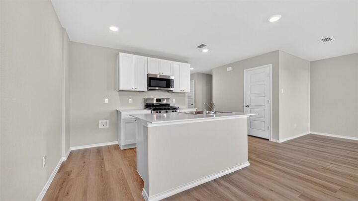 Property Photo: 16728 Laguna Vista Street TX 76247