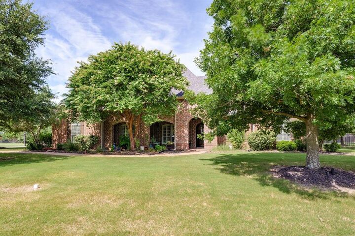 Property Photo: 5205 Englenook Drive TX 75002