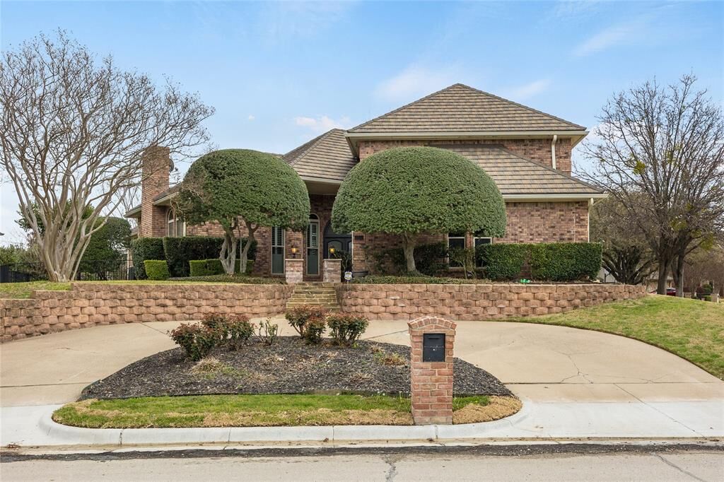 Property Photo: 1201 Findlay Drive TX 76012