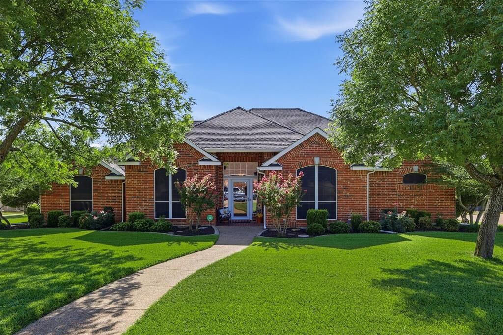 Property Photo:  141 Parks Street  TX 76065 
