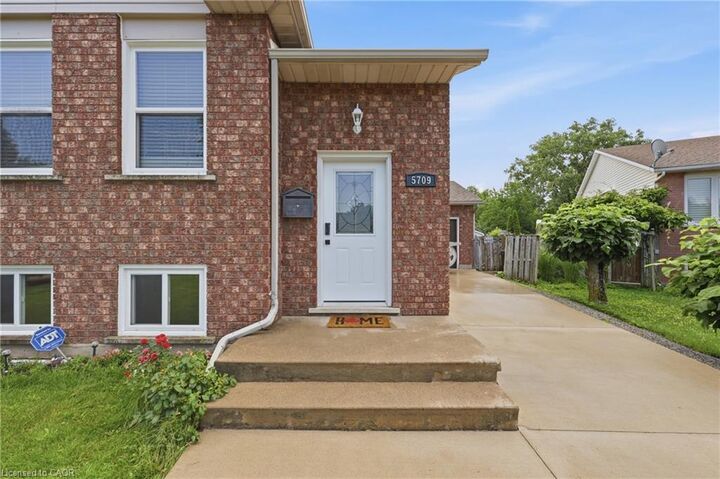 Property Photo:  5709 Deerbrook Street  ON L2G 7V6 
