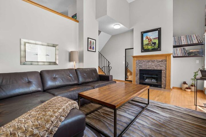 Property Photo: 17 Glenbrook Villas SW AB T3E 7E8