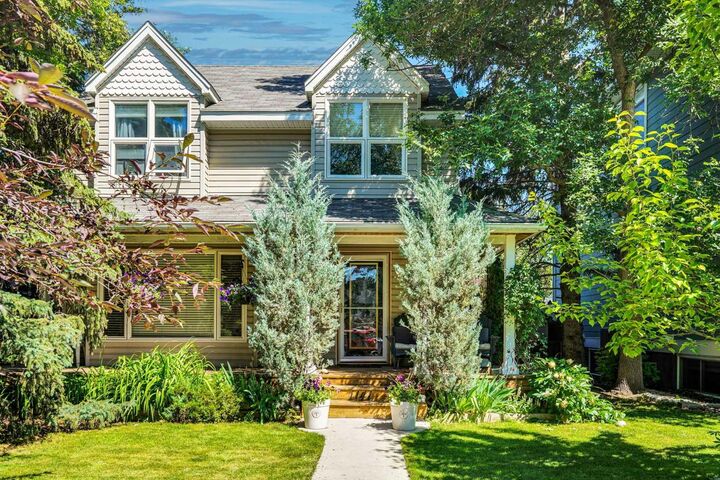 Property Photo: 1141 Regent Crescent NE AB T2E 5J6