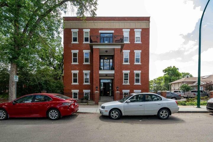 Property Photo: 371 Aberdeen Street SE 102 AB T1A 0R3