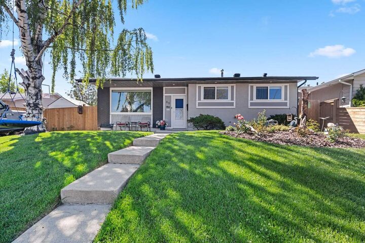80 Allandale Close SE — photo 1