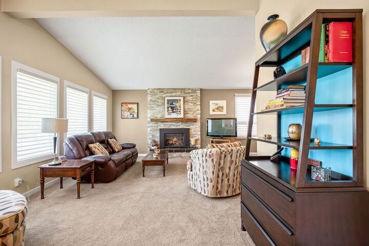 Property Photo:  1348 Norfolk Drive NW  AB T2K 5P6 