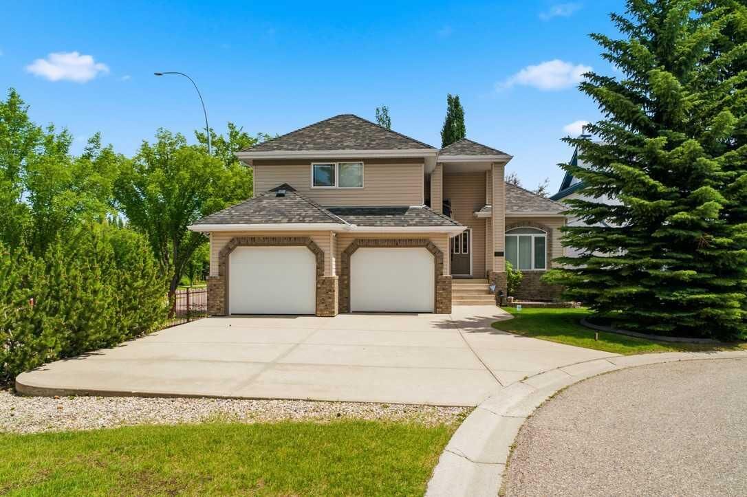 Property Photo:  545 Rocky Ridge Bay NW  AB T3G 4E7 