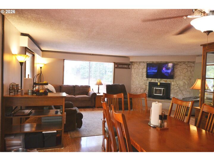 Property Photo: 6962 Macleay Rd SE OR 97317