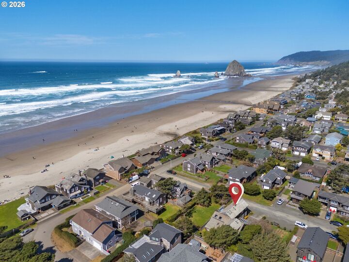 Property Photo:  139 W Surfcrest Ave  OR 97110 