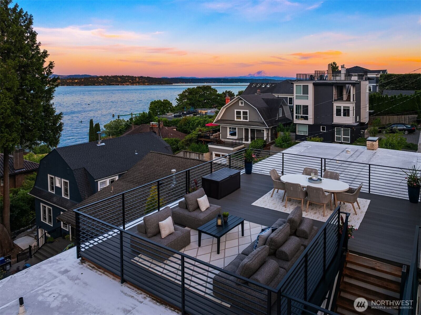 Property Photo:  3800 E Jefferson Street  WA 98122 