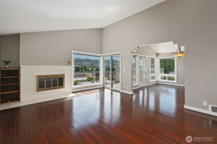 Property Photo:  2636  22nd Avenue W 303  WA 98199 