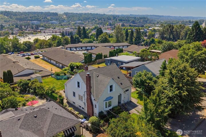 Property Photo: 324 Stevens Avenue SW WA 98057