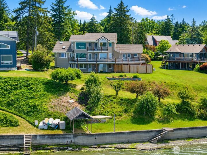 Property Photo: 8827 Buttonwood Lane NE WA 98516