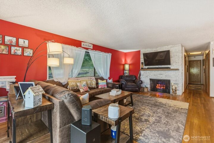 Property Photo:  2326  Cedar Place  WA 98632 