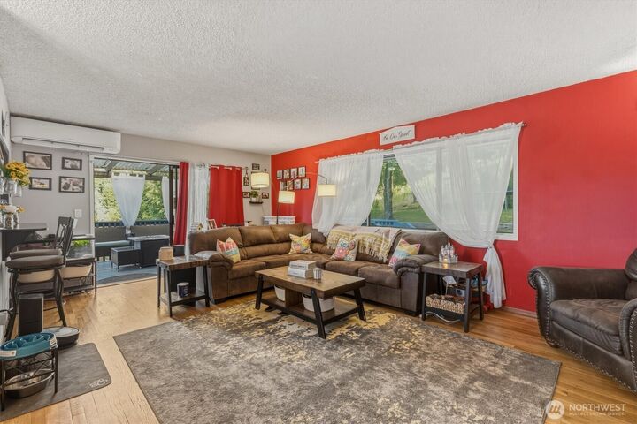 Property Photo:  2326  Cedar Place  WA 98632 