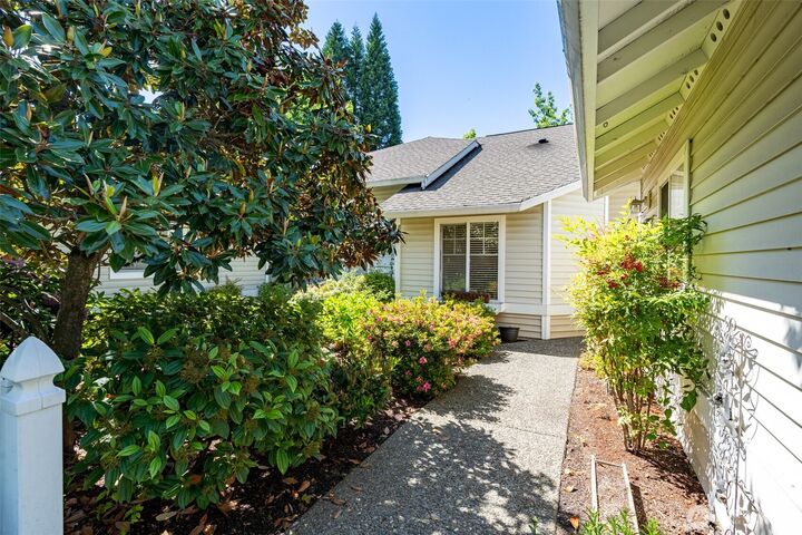 Property Photo: 4304 S 220th Place WA 98032