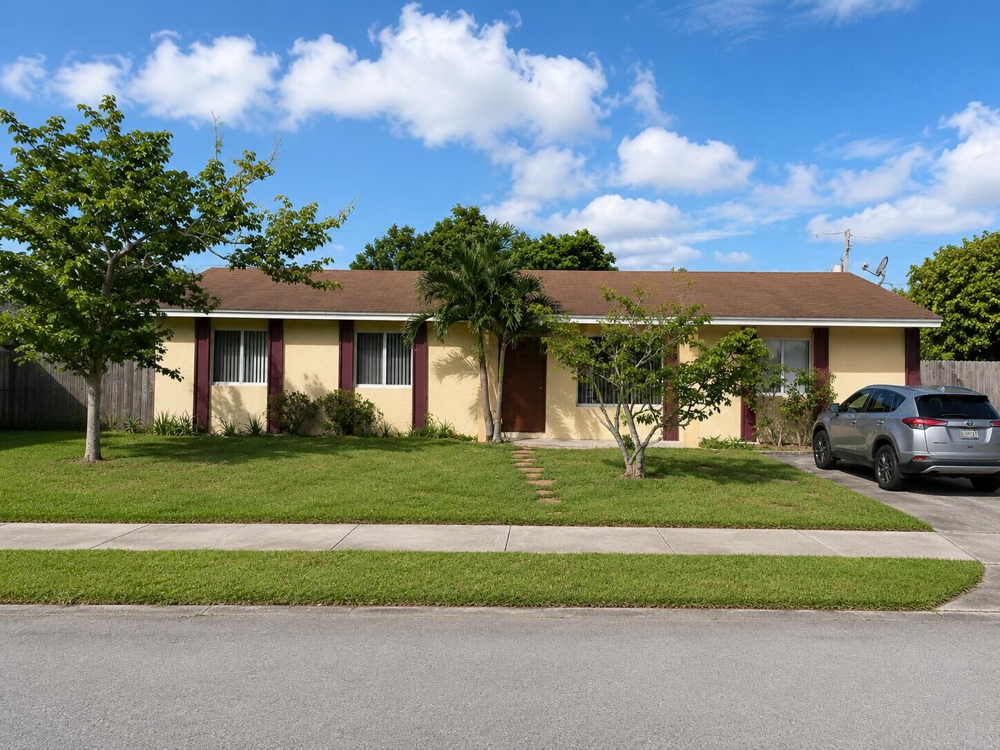 Property Photo: 4231 SW 55th Avenue FL 33314