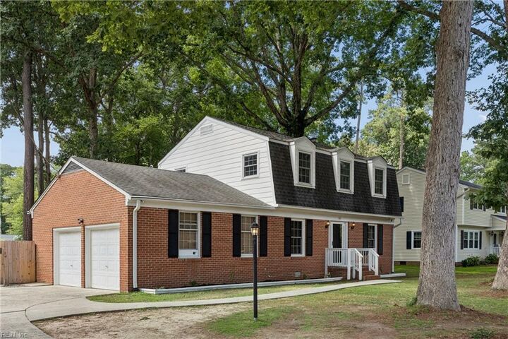 Property Photo:  305 W Woodland Dr  VA 23692 