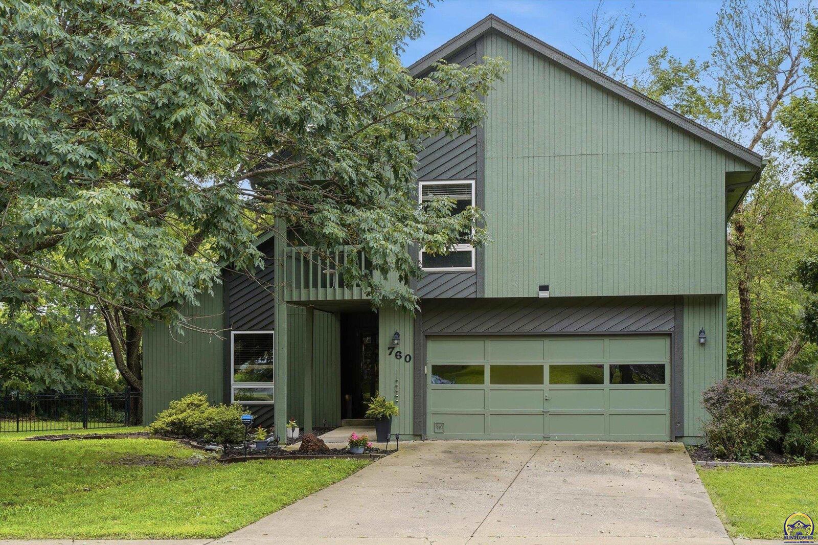 Property Photo: 760 SW Prairie Ct KS 66606