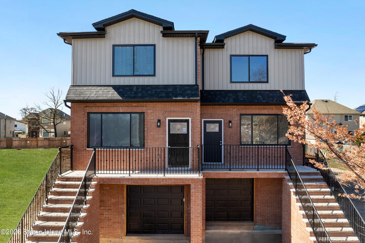 Property Photo: 30 Tenafly Place NY 10312