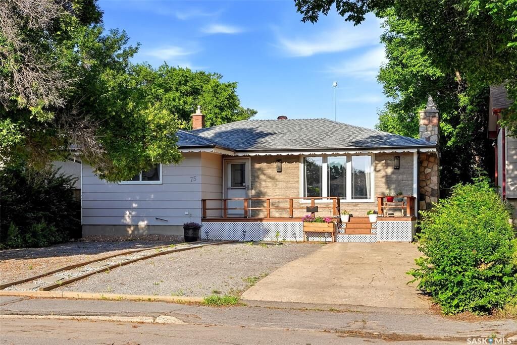 Property Photo:  75 Rothwell Crescent  SK S4N 1R5 