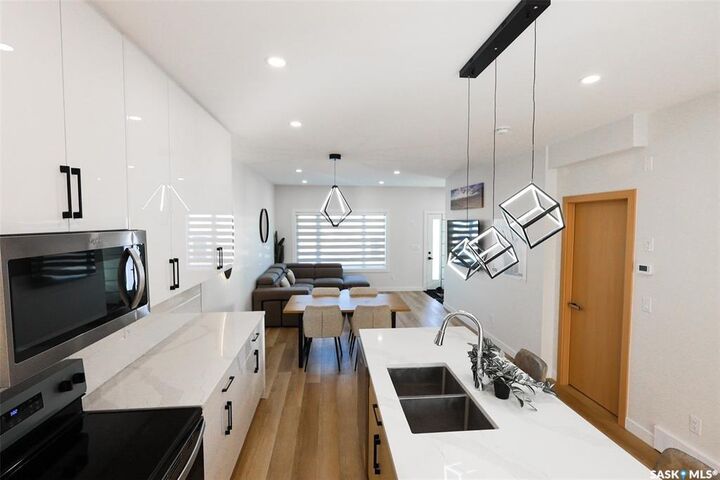 Property Photo: 1541 Richardson Road SK S7M 0W9