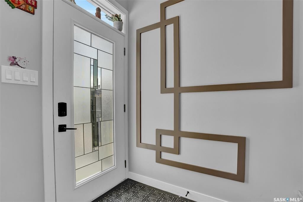 Property Photo: 3204 Crosbie Crescent SK S4V 3S4